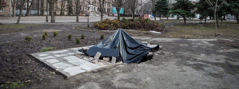 В Днепре развалился чернобыльский мемориал Вилкула