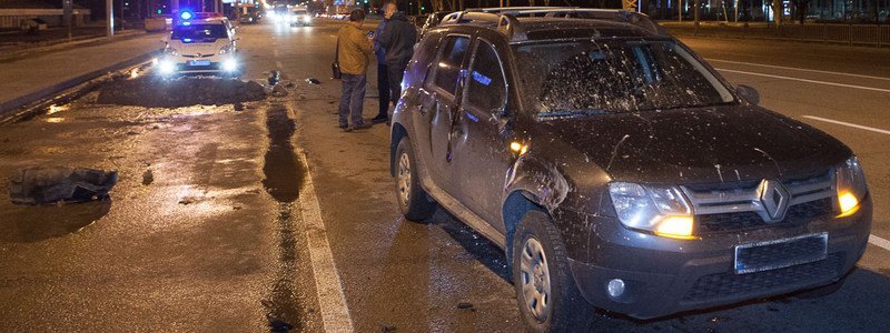 Прыгнул с трамплина: на Запорожском шоссе Volkswagen "влетел" в Renault