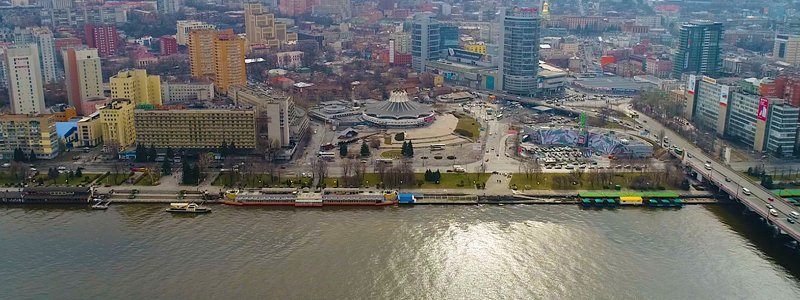 Пролетая над цирком: как выглядит самое знаменитое здание в Днепре