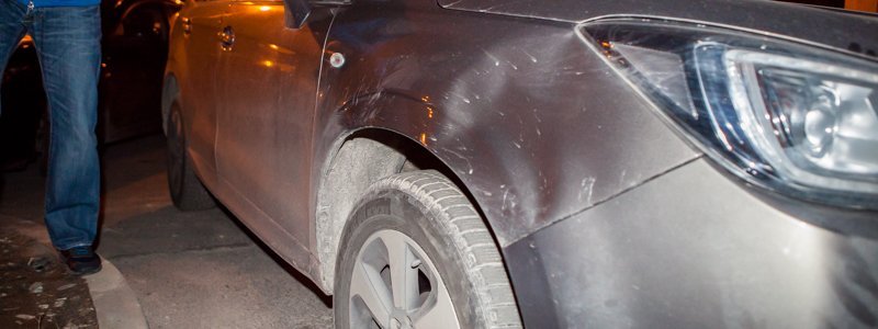 На Набережной Победы водитель Subaru сбил девушку, скрылся с места и может остаться безнаказанным