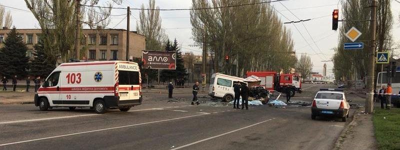 В ДТП в Кривом Роге погибли 8 человек: столкнулись маршрутка, автобус и Mazda