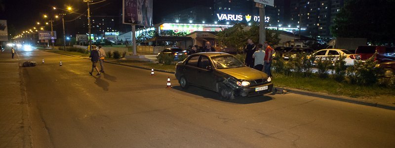В Днепре на улице Юрия Кондратюка Daewoo сбил мопедиста, который ехал по встречной