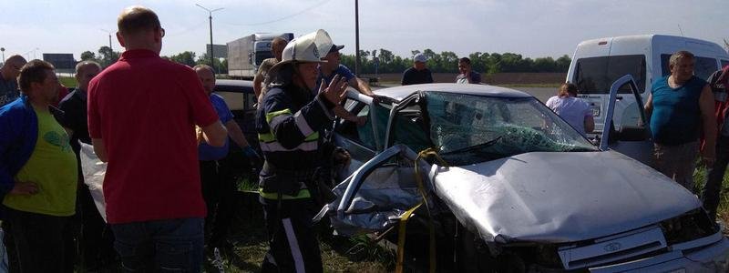 На Полтавском шоссе столкнулись ВАЗ и Renault: пострадали 3 человека, среди которых грудной ребенок