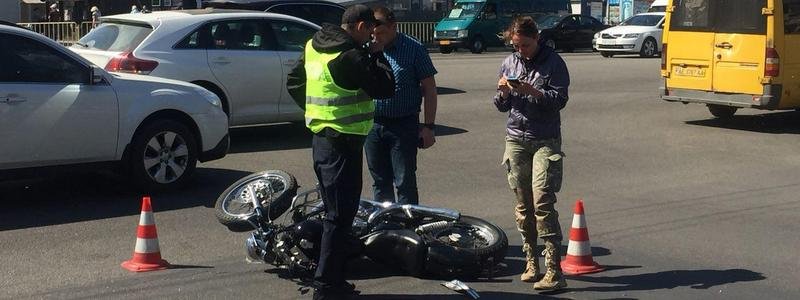 На Слобожанском проспекте в ДТП пострадал мотоциклист