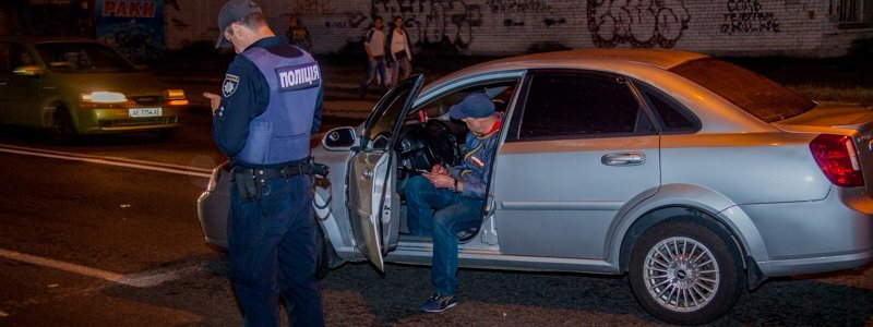 В Днепре на улице Калиновой Chevrolet сбил мужчину на пешеходном переходе
