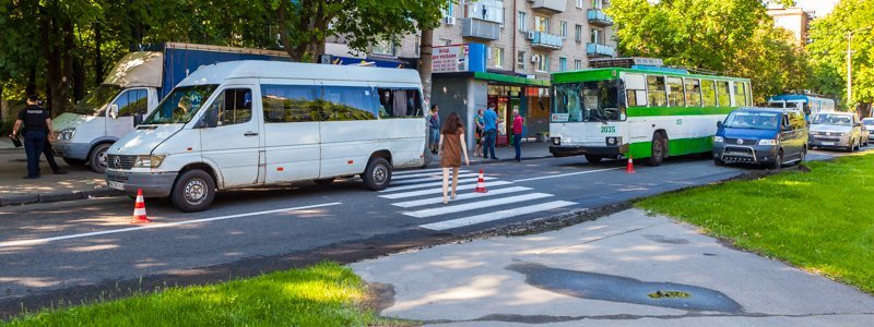 На Гагарина троллейбус «влетел» в маршрутку: пострадали 4 человека