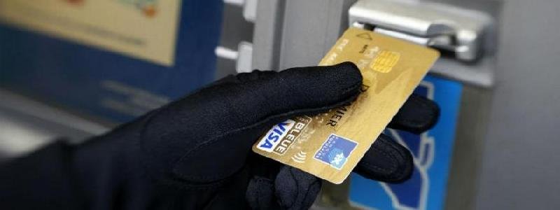 В Днепре мошенник украл из банка более 335 тысяч гривен
