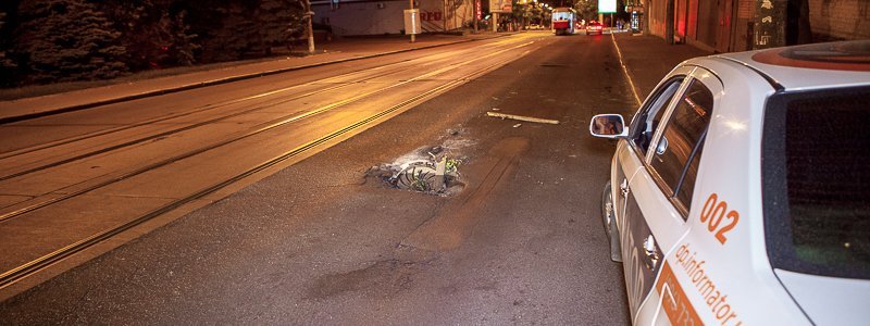 Внимание автомобилистам: на улице Чернышевского образовалась яма