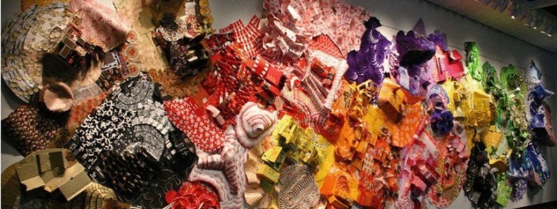 Художники создают скульптуры из мусора, чтобы привлечь внимание к проблеме загрязнения: инсталляции приехали в Днепр