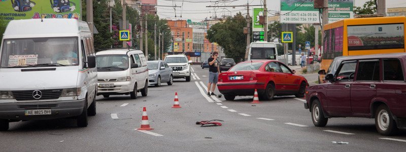 На Марии Лисиченко столкнулись Volkswagen и Toyota: пострадали два человека