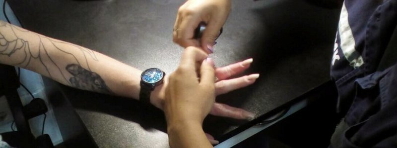 В Днепре спасатели помогли женщине снять кольцо с пальца