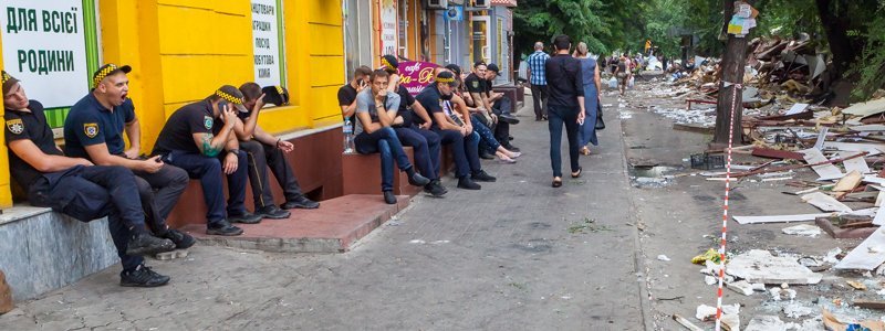 "Улица выглядит, как после военных действий": что сейчас происходит на Бердянской