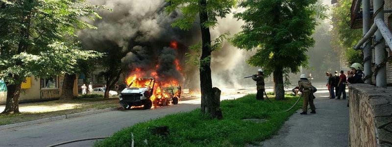 Под Днепром взорвался автомобиль с депутатом внутри