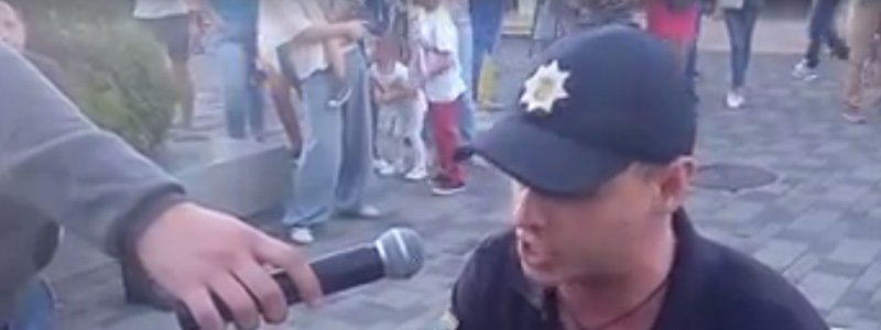 Своей игрой на фортепиано полицейский из Днепра взорвал интернет (ВИДЕО)