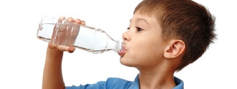 В Днепре две трети школ не обеспечены питьевой водой