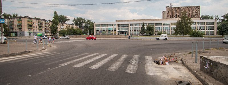 Внимание автомобилистам: на улице Калиновой образовалась яма
