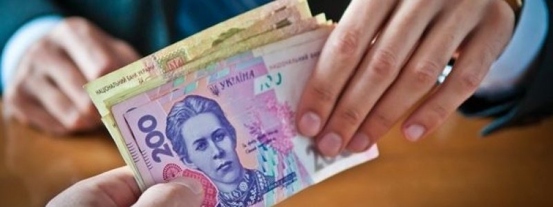В Днепре старшего оперуполномоченного полиции задержали на взятке в 100 тысяч гривен