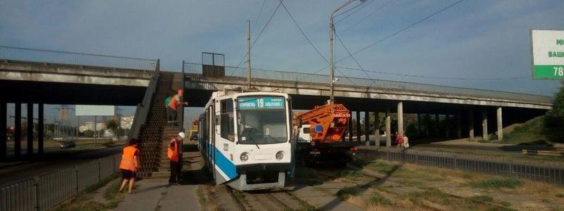 Из-за обрыва проводов на Донецком шоссе остановились трамваи