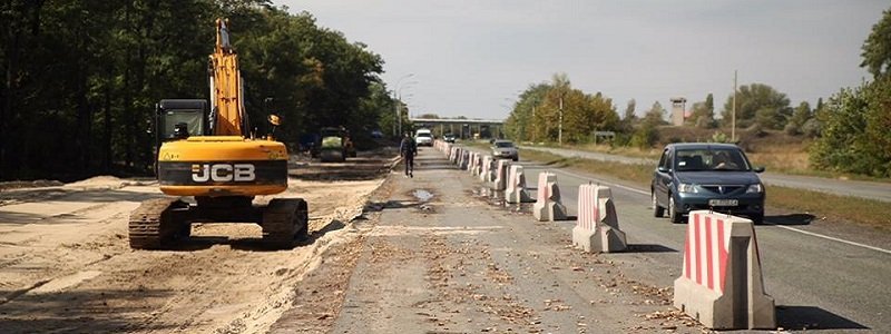 На въезде в Днепр начали обустраивать весовые комплексы для грузовиков