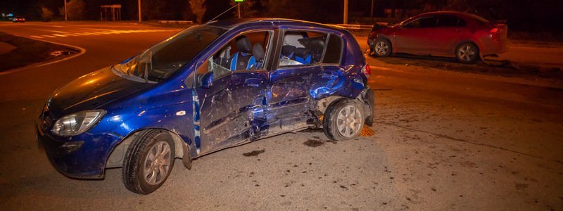 На Полтавском шоссе Mitsubishi влетел в Hyundai: есть пострадавшие