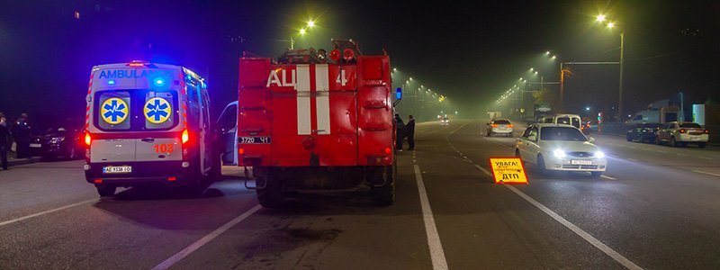 В Днепре на Набережной Заводской столкнулись Hyundai и Volkswagen: пострадали 4 человека