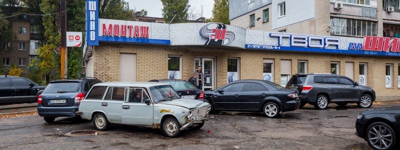 В Днепре нетрезвый водитель "Жигули" разбил две иномарки и попал в больницу