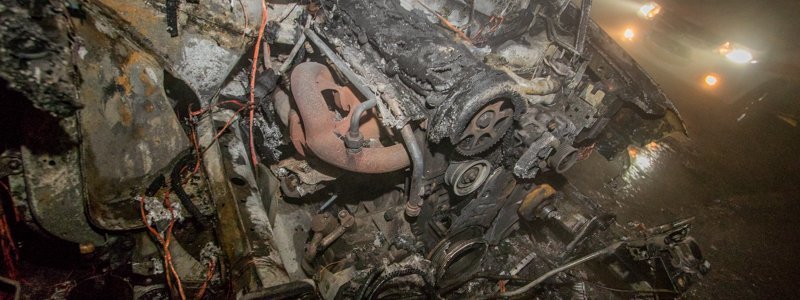 В Днепре на Шолохова сгорел Volkswagen Passat