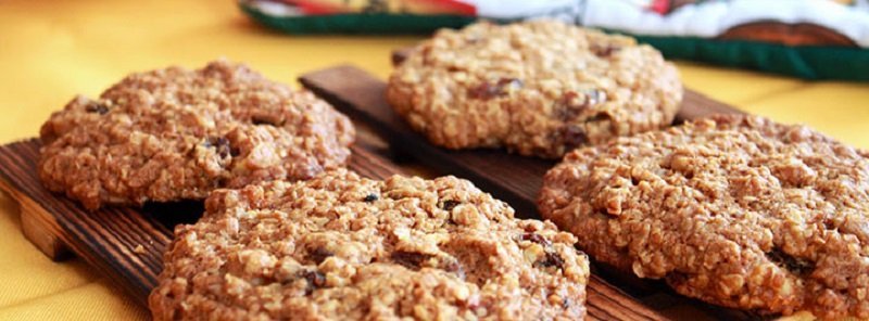 Полезные и вкусные рецепты: как приготовить медовое печенье с кокосом и кунжутом