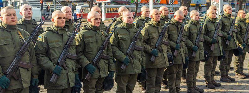 В Днепре военнослужащие приняли присягу на верность украинскому народу