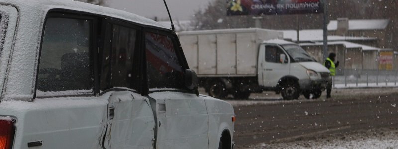 ДТП на проспекте Труда в Днепре: пострадала женщина