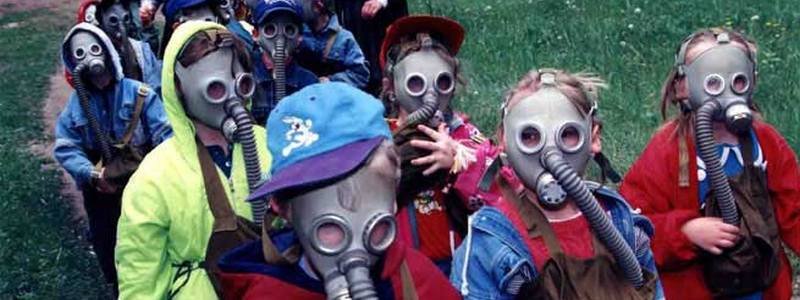 В школе Днепра распылили неизвестный газ: детей эвакуировали