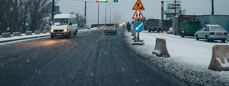 В Днепре из-за снега могут быть проблемы с общественным транспортом