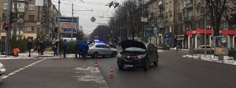 На Титова столкнулись Renault и Volkswagen: в одном из авто были дети
