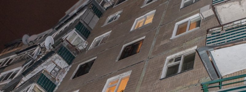Самоубийство в Днепре: на Тополе мужчина выпрыгнул из окна 8-го этажа