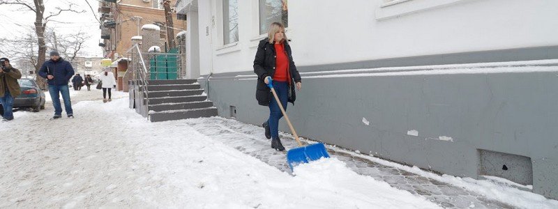 В Днепре проверили, как предприниматели расчищают свою территорию от снега