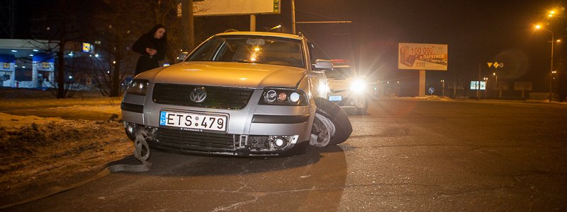 В Днепре нетрезвый водитель Volkswagen въехал в столб