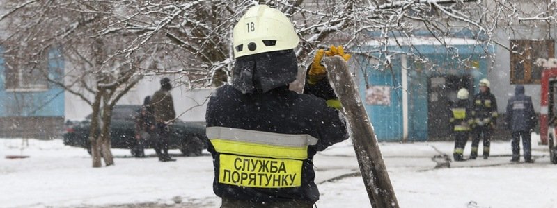 В Днепре на Донецком шоссе сгорела квартира: погиб пес