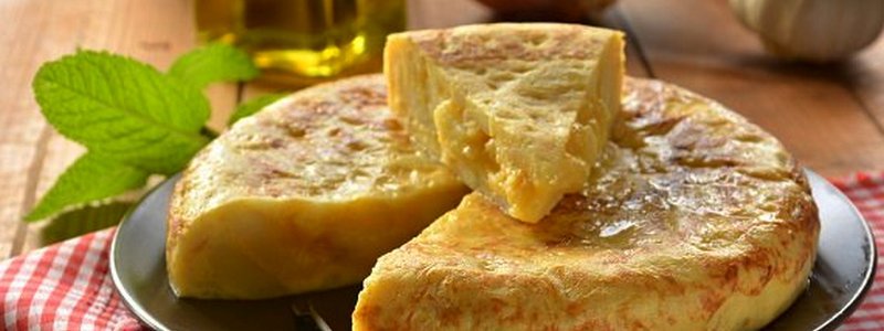 Полезные и вкусные рецепты: как приготовить омлет-суфле с ветчиной и сыром