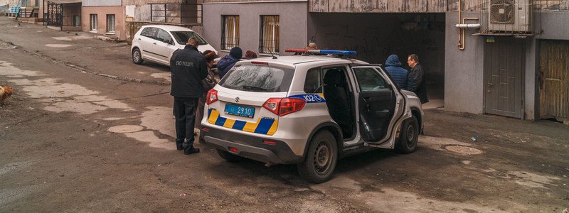 Продавцы наркотиков и фанаты Гуфа мешают ОСМД на проспекте Поля в Днепре