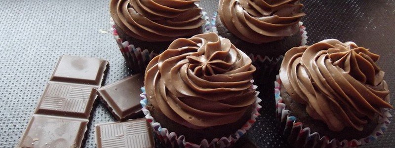 Полезные и вкусные рецепты: как приготовить шоколадный капкейк с кремом ганаш