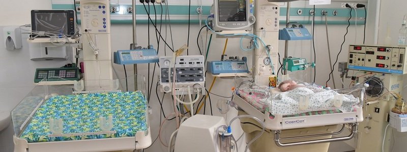 Компания "АТБ" передала жизненно необходимое оборудование в детские больницы Киева и Львова