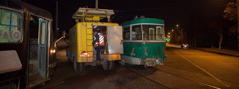 В Днепре сошел с рельсов трамвай № 9: движение электротранспорта заблокировано
