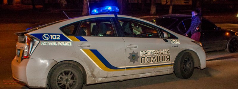 В Днепре на Калиновой автомобиль BMW сбил женщину: пострадавшую госпитализировали