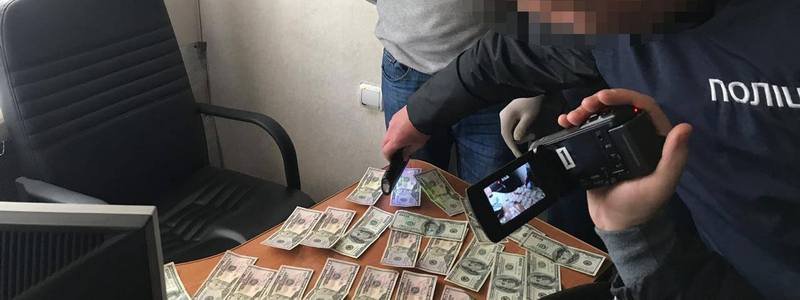 В Днепропетровской области чиновники требовали денег за размещение внешней рекламы