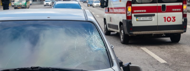 Сальто на видео: в Днепре на Слобожанском проспекте Chevrolet сбил мужчину