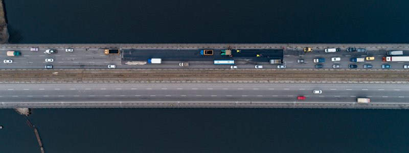 Огромная пробка на Кайдакском мосту в Днепре: люди опоздали на работу