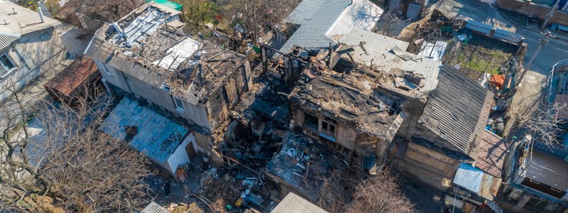 Без света и газа, с падающим потолком: как живут семьи, пострадавшие в пожаре на Жуковского