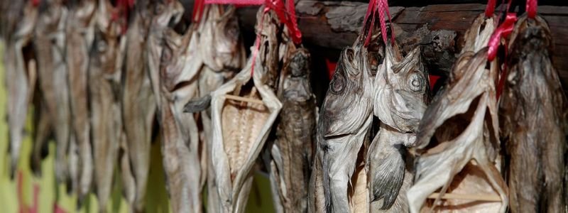 Привет, ботулизм: в Днепре продавали смертельно опасную рыбу, вымоченную в химикатах