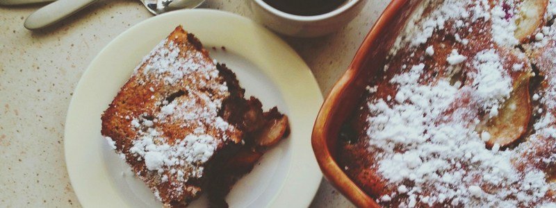Полезные и вкусные рецепты: как приготовить грушевый пирог с шоколадом