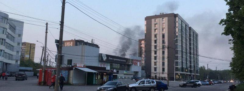 В Днепре горит кинотеатр "Салют"